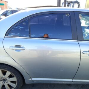 PUERTA TRASERA DERECHA TOYOTA AVENSIS BERLINA (T25)