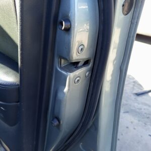CERRADURA PUERTA DELANTERA DERECHA TOYOTA AVENSIS BERLINA (T25)