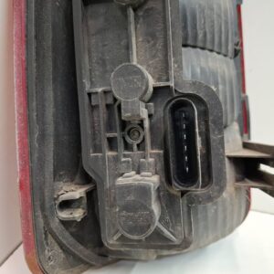 PILOTO TRASERO DERECHO VOLKSWAGEN CADDY (2K)(02.2004)