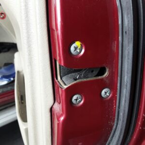 CERRADURA PUERTA DELANTERA DERECHA NISSAN TERRANO II (R20)