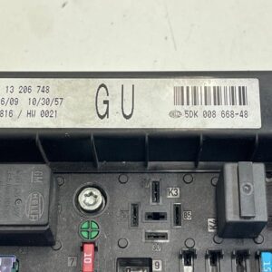 CAJA RELES / FUSIBLES OPEL ASTRA H BERLINA