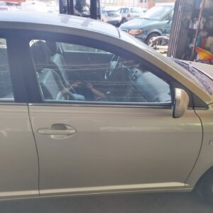 PUERTA DELANTERA DERECHA TOYOTA AVENSIS BERLINA (T25)