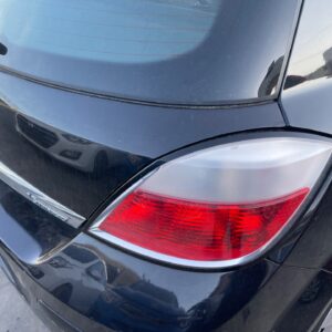 PILOTO TRASERO DERECHO OPEL ASTRA H BERLINA