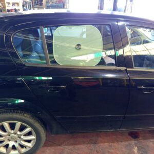 PUERTA TRASERA DERECHA OPEL ASTRA H BERLINA