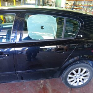 PUERTA TRASERA IZQUIERDA OPEL ASTRA H BERLINA