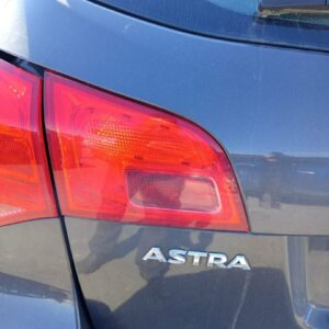 PILOTO TRASERO IZQUIERDO INTERIOR OPEL ASTRA J SPORTS TOURER