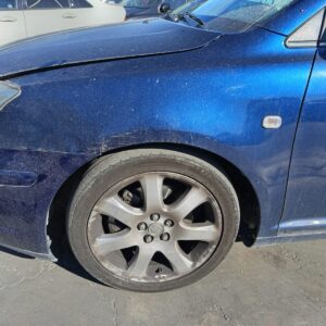 ALETA DELANTERA IZQUIERDA TOYOTA AVENSIS BERLINA (T25)