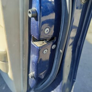 CERRADURA PUERTA DELANTERA DERECHA TOYOTA AVENSIS BERLINA (T25)