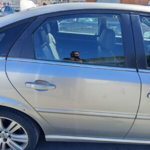 PUERTA TRASERA DERECHA OPEL VECTRA C BERLINA