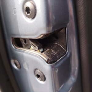 CERRADURA PUERTA DELANTERA IZQUIERDA KIA CEED (ED)