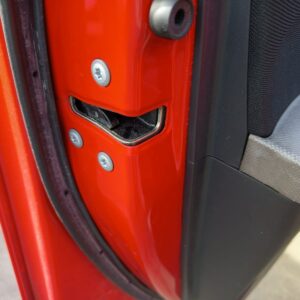 CERRADURA PUERTA DELANTERA IZQUIERDA TOYOTA YARIS (KSP9/SCP9/NLP9)