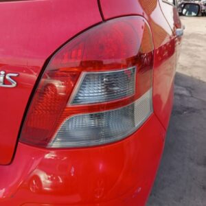 PILOTO TRASERO DERECHO TOYOTA YARIS (KSP9/SCP9/NLP9)