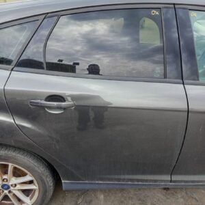 PUERTA TRASERA DERECHA FORD FOCUS BERLINA (CEW)