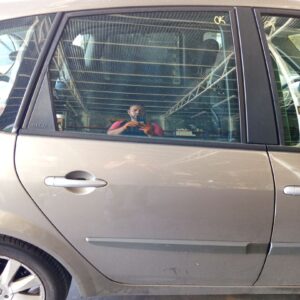PUERTA TRASERA DERECHA RENAULT SCENIC II (JM)