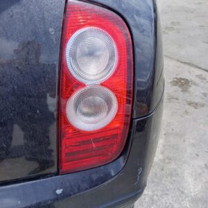PILOTO TRASERO DERECHO NISSAN MICRA (K12E)