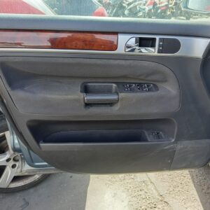 ELEVALUNAS DELANTERO DERECHO VOLKSWAGEN TOUAREG (7LA)
