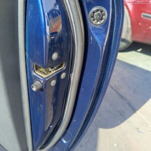 CERRADURA PUERTA DELANTERA DERECHA TOYOTA COROLLA (E12)