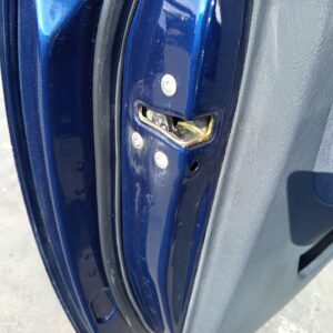 CERRADURA PUERTA DELANTERA IZQUIERDA TOYOTA COROLLA (E12)