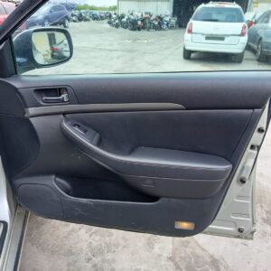ELEVALUNAS DELANTERO DERECHO TOYOTA AVENSIS WAGON (T25)