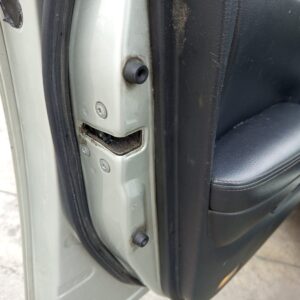CERRADURA PUERTA DELANTERA IZQUIERDA TOYOTA AVENSIS WAGON (T25)