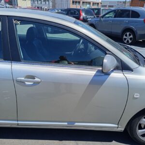 PUERTA DELANTERA DERECHA TOYOTA AVENSIS BERLINA (T25)