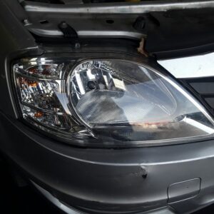 FARO DERECHO DACIA LOGAN 1