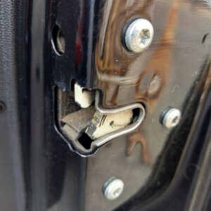 CERRADURA PUERTA DELANTERA DERECHA OPEL CORSA D