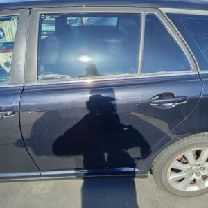 PUERTA TRASERA IZQUIERDA TOYOTA AVENSIS WAGON (T25)