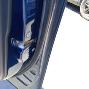 CERRADURA PUERTA DELANTERA DERECHA TOYOTA YARIS (NCP1/NLP1/SCP1)