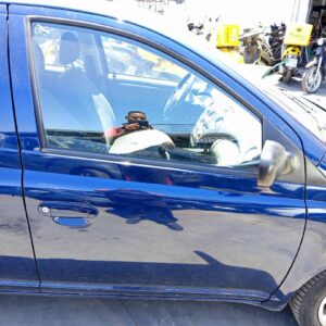 PUERTA DELANTERA DERECHA TOYOTA YARIS (NCP1/NLP1/SCP1)