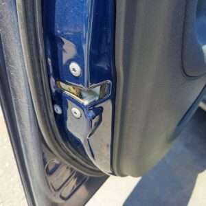 CERRADURA PUERTA DELANTERA IZQUIERDA TOYOTA YARIS (NCP1/NLP1/SCP1)