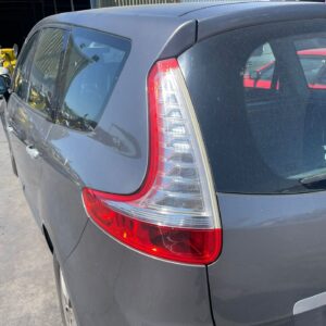 PILOTO TRASERO IZQUIERDO RENAULT SCENIC III (JZ)