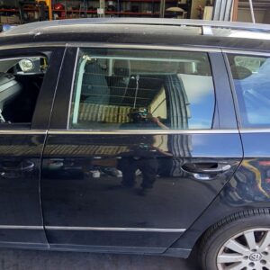 PUERTA TRASERA IZQUIERDA VOLKSWAGEN PASSAT VARIANT (3C5)
