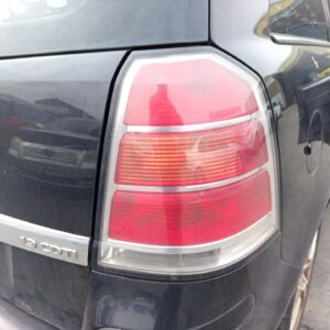 PILOTO TRASERO DERECHO OPEL ZAFIRA B