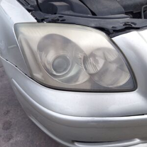 FARO DERECHO TOYOTA AVENSIS BERLINA (T25)