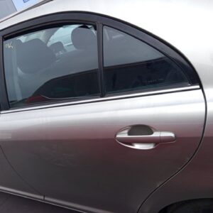 PUERTA TRASERA IZQUIERDA TOYOTA AVENSIS BERLINA (T25)