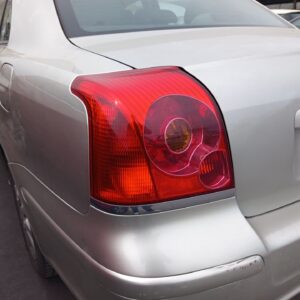 PILOTO TRASERO IZQUIERDO TOYOTA AVENSIS BERLINA (T25)