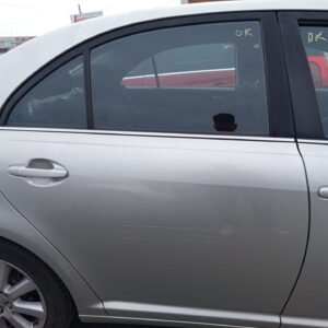 PUERTA TRASERA DERECHA TOYOTA AVENSIS BERLINA (T25)