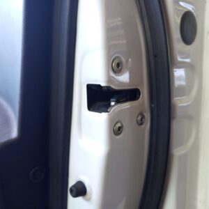 CERRADURA PUERTA DELANTERA DERECHA KIA CEED (ED)