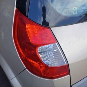 PILOTO TRASERO IZQUIERDO RENAULT SCENIC II (JM)