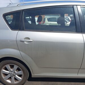 PUERTA TRASERA DERECHA TOYOTA COROLLA VERSO (R1)