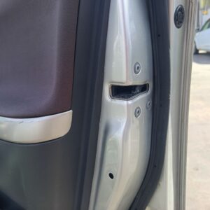 CERRADURA PUERTA DELANTERA DERECHA TOYOTA COROLLA VERSO (R1)