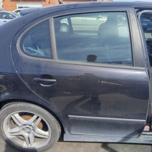 PUERTA TRASERA DERECHA SEAT LEON (1M1)
