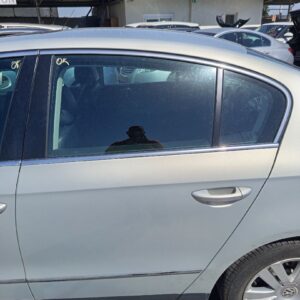 PUERTA TRASERA IZQUIERDA VOLKSWAGEN PASSAT BERLINA (3C2)