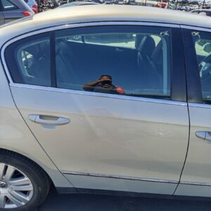 PUERTA TRASERA DERECHA VOLKSWAGEN PASSAT BERLINA (3C2)