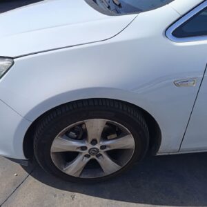 ALETA DELANTERA IZQUIERDA OPEL ASTRA J BERLINA 5P