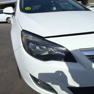 FARO DERECHO OPEL ASTRA J BERLINA 5P