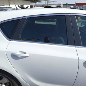 PUERTA TRASERA DERECHA OPEL ASTRA J BERLINA 5P