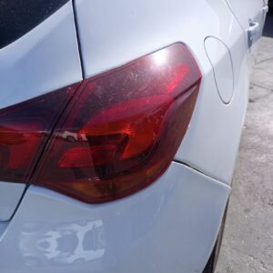 PILOTO TRASERO DERECHO OPEL ASTRA J BERLINA 5P