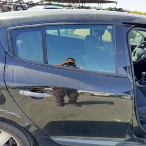 PUERTA TRASERA DERECHA RENAULT MEGANE III BERLINA 5P